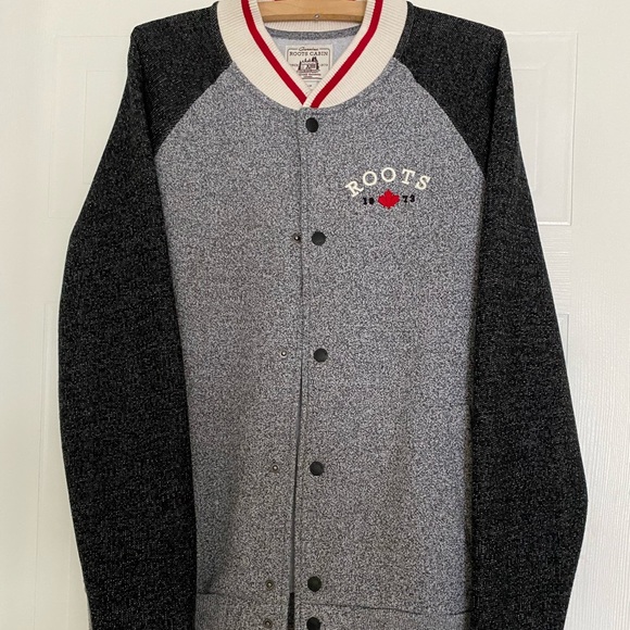 Roots Crewneck Jacket/Sweater - Picture 2 of 2